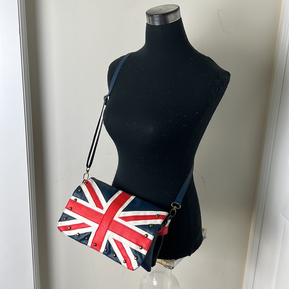 Vintage Minimalist Crossbody Bag - Picture 1 of 16